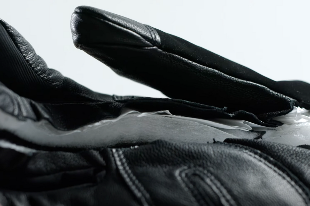 Keep moisture out and warmth in all day long.